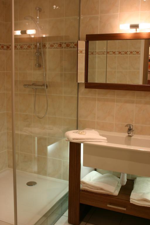 Les Berceaux Hotel Epernay Room photo
